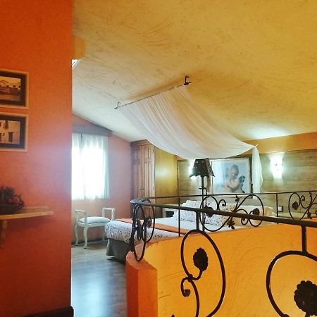 Apartamentos Melchor De Linan Torrelaguna Exterior foto