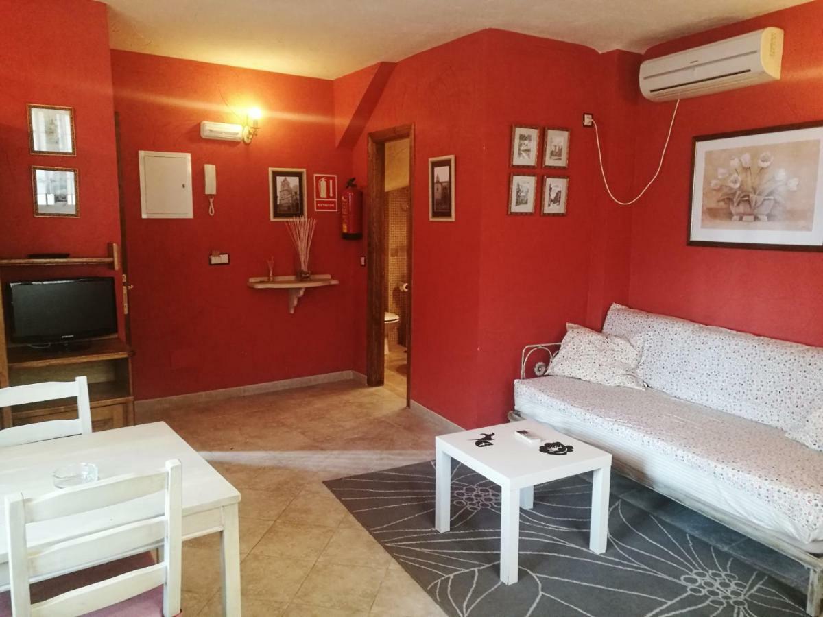 Apartamentos Melchor De Linan Torrelaguna Exterior foto